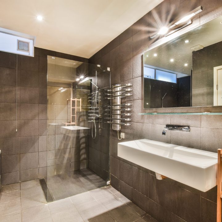 toilet-and-shower-in-bathroom-2026-01-07-23-59-18-utc